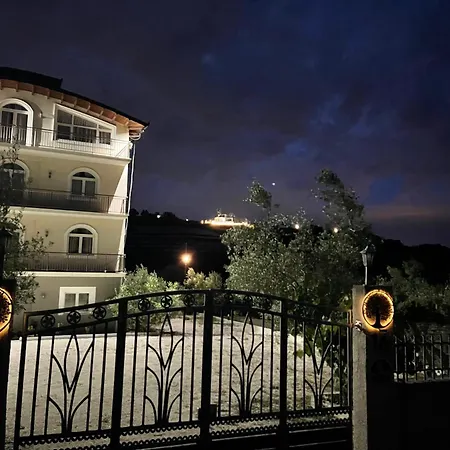 Gasthuis Luna Durrës