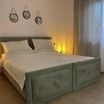 Luna * Durrës
